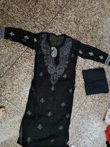 Elegant Black Embroidered Kurta