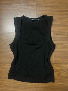 NUON(Westside) Black Square Neck Fitted Top