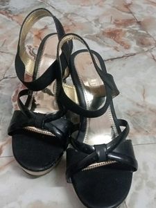 Elegant Black Heels with Bows