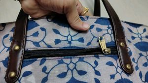 Stylish Blue &amp; White Print Tote Bag