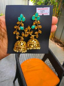 Elegant Kundan Jhumka Earrings