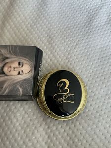 MAC Lady Gaga Compact