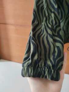 Olive Green Zebra Print Sweatshirt 💚