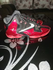 Nike LeBron XI Basketball Shoes