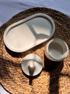 oval tray with ribbed jar