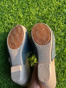 V Walk Women's Green Slide Sandals