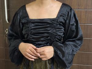 Black Bishop Sleeve Top