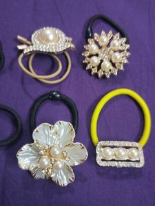Set of 6 Embellished Hair Ties 🤩