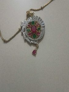 Tanishq pendal butti chen set