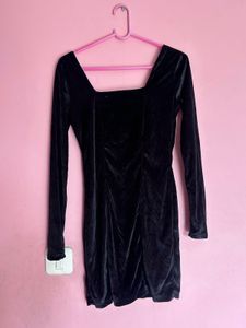 Elegant Black Velvet Mini Dress