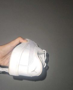 💜Puma White Claasic Sneakers Lavender