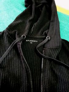 Black Ribbed Cropped Hoodie Vest