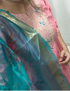 Beautiful Pink Embroidered Kurta Set