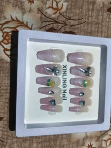 Press-On Nails with Gems &amp; Flowers