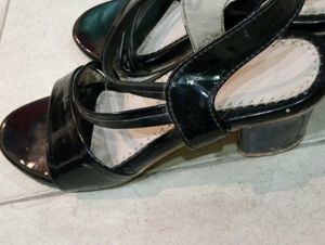 Chic Black Strappy Heels