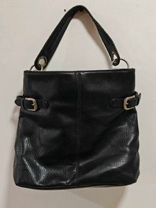 Tommy Hilfiger Bucket Bag