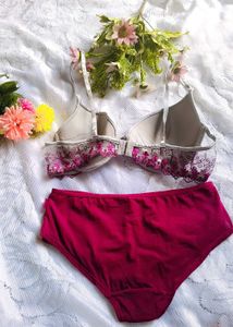 Cute Grey embroidery bra with brief 👍