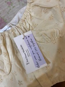Chic White Broderie Anglaise Crop Top