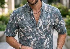Men's Tropical Leaf Print Short Sleeve Shirt