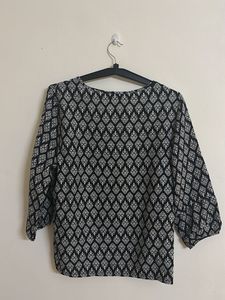 Stylish Black &amp; White Printed Top