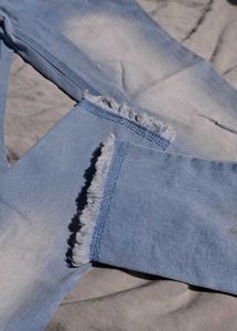 Blue Distressed Denim Jeans combo