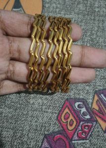 Gold Tone Zig Zag Bangles