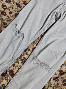 Light Wash Ripped Skinny Fit Jean