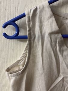 Sleeveless Linen V-Neck Top