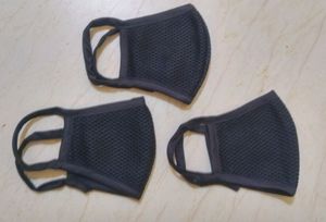 Black Cloth Face Mask With Melt Blown Fabric Layer