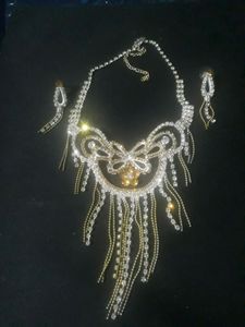 beautiful nacklace with earing