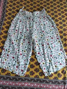 Floral Capri Pants for Women🤍✨