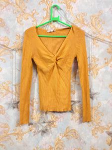 Fitted Twisted Neck Long Sleeves Top