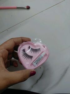 False Eyelashes with Glue Kit