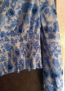 Blue Floral Print Smocked Crop 🩵Korean Style