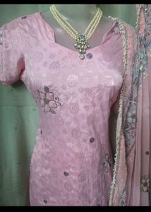 Beautiful Pink Embroidered Kurta Set
