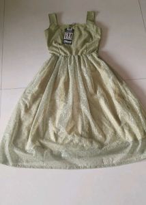 Pretty Sequenced Midi Dress Size 32