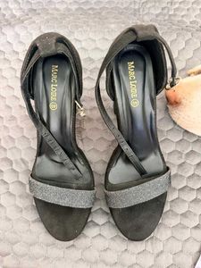 👠Sparkly Platform Heels👠