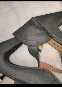 Brand New DENILL BLACK Heels 👠 40 Size