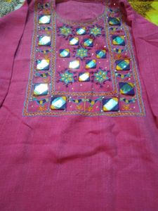 Beautiful Glass Fitted Pink Kurri
