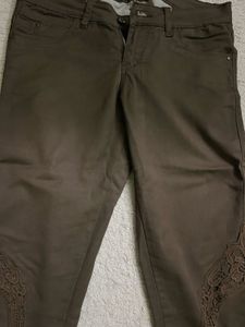 Stylish Brown Cropped Pants with Lace Detail