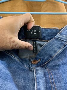 PLUS SIZE RIPPED DENIMS