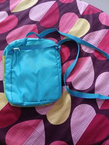 NWT Wildcraft Unisex Crossbody Kit Bag with Warran