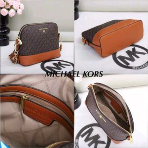 MICHAEL KORS* *MEDIUM LOGO DOME CROSSBODY SLING BA