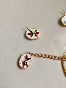Sleek kundan necklace set
