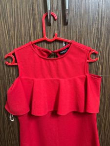 Chic Red Cold Shoulder Dress