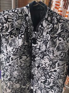 Elegant Men's Kurta with Intricate Design