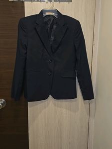 Classic Black Blazer for Effortless Style
