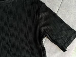 Ribbed Black Cropped Top