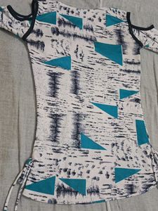 Trendy Cold Shoulder Graphic Top