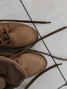 Stylish Tan Leather Lace-Up Boots